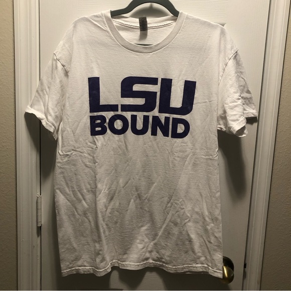 💜💛LSU Bound Tshirt and LSU Mom button. - Picture 1 of 4
